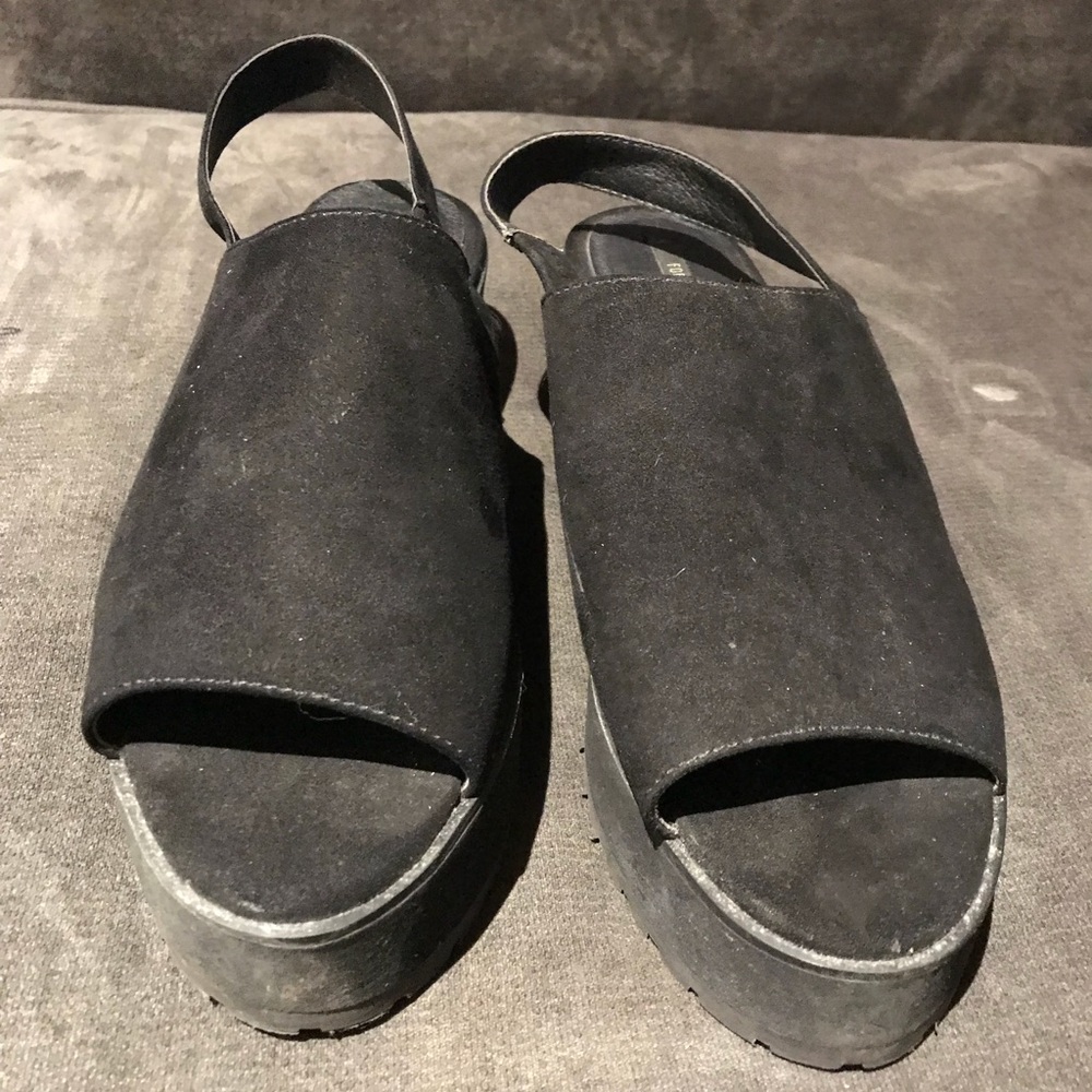 Platform sandals